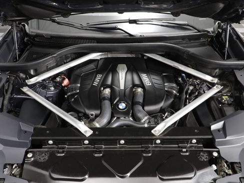 Used 2019 BMW X5 xDrive50i w/ M Sport Package AWD/4WD image 25