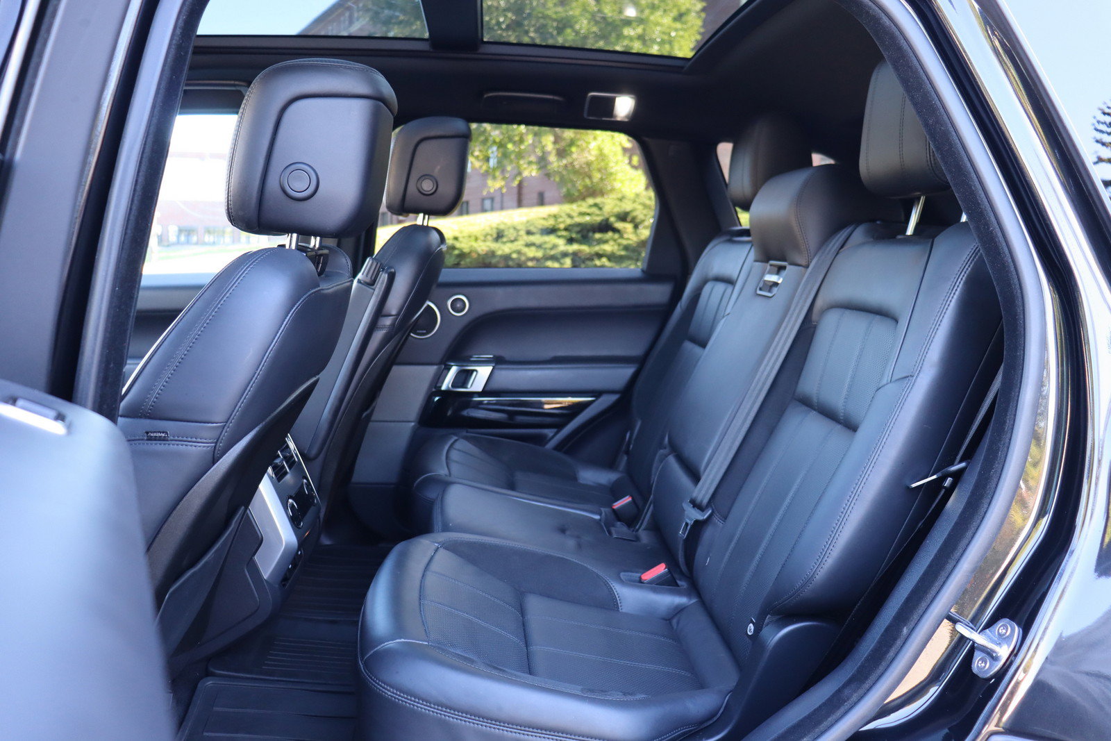 Used 2020 Land Rover Range Rover Sport HST AWD/4WD image 15