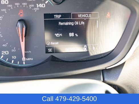 Used 2020 Chevrolet Trax LT w/ LT Convenience Package AWD/4WD image 11