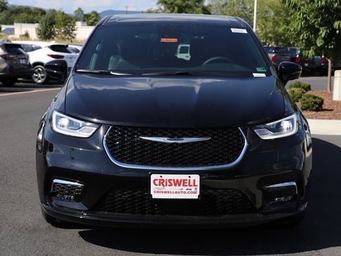 New 2026 Chrysler Pacifica Select image 7