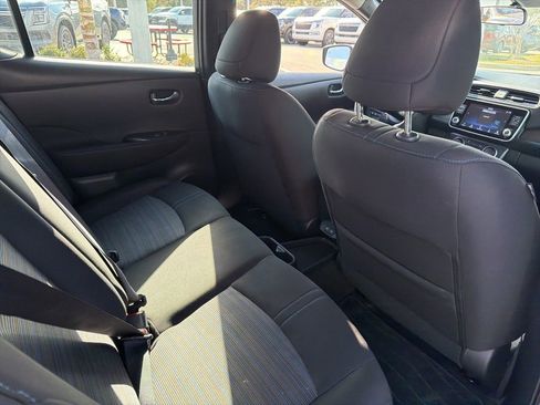 Used 2023 Nissan Leaf S image 9