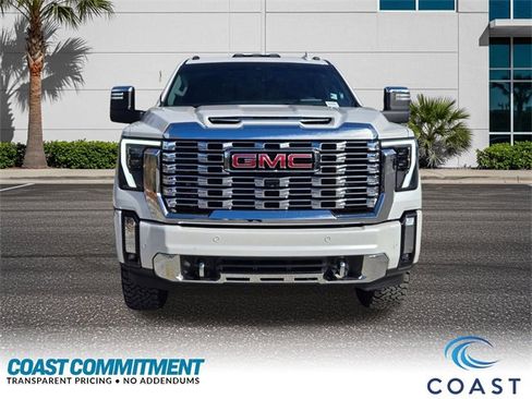 Used 2024 GMC Sierra 2500 Denali w/ Technology Package image 2