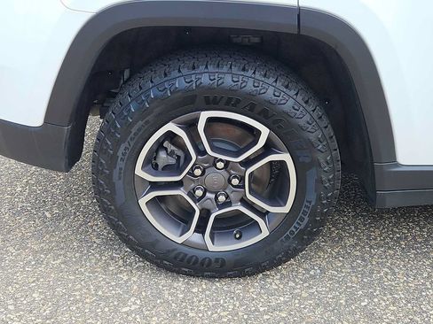 Used 2024 Jeep Grand Cherokee Trailhawk AWD/4WD image 30