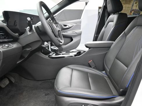Used 2024 Buick Envista Sport Touring w/ Convenience I Package FWD image 10
