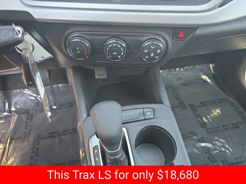 Used 2024 Chevrolet Trax LS FWD image 30