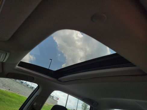 Used 2023 Honda Accord EX image 6