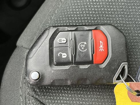 Used 2021 Jeep Wrangler Unlimited Sport AWD/4WD image 23