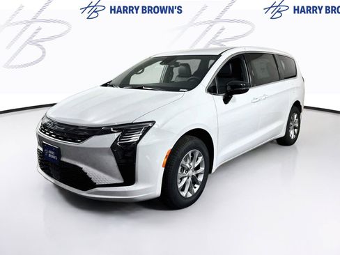 New 2027 Chrysler Pacifica Select AWD/4WD image 1