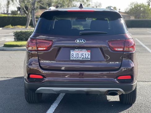 Used 2019 Kia Sorento EX image 38