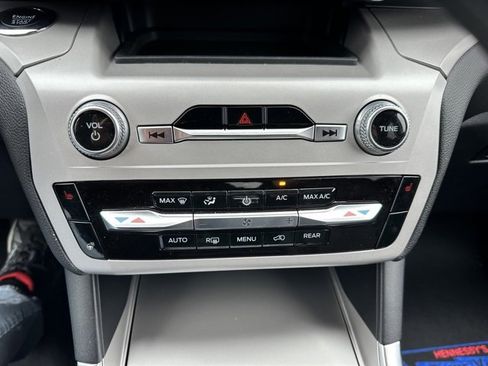 Used 2023 Ford Explorer XLT w/ Equipment Group 202A image 20