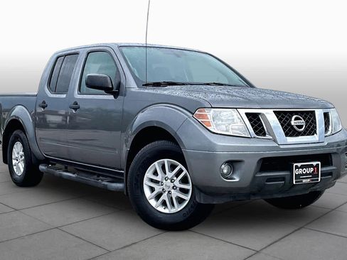 Used 2019 Nissan Frontier SV image 3