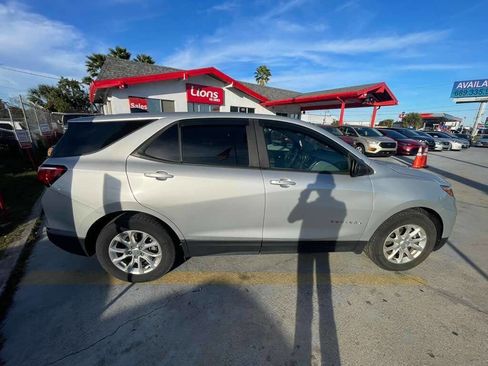 Used 2021 Chevrolet Equinox LS w/ LS Convenience Package FWD image 6