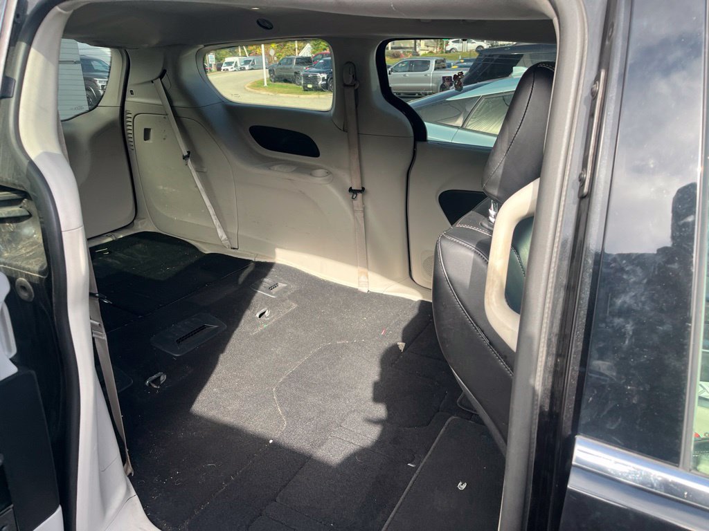Used 2020 Chrysler Voyager Lxi FWD image 4