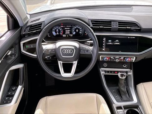 Used 2023 Audi Q3 2.0T Premium w/ Convenience Package image 6