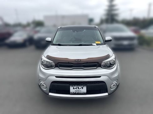 Used 2017 Kia Soul + w/ Primo Package FWD image 2