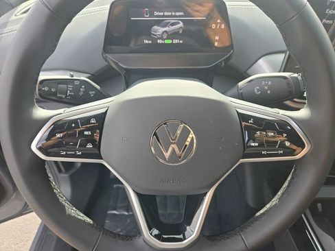 New 2025 Volkswagen ID.4 Pro S image 10
