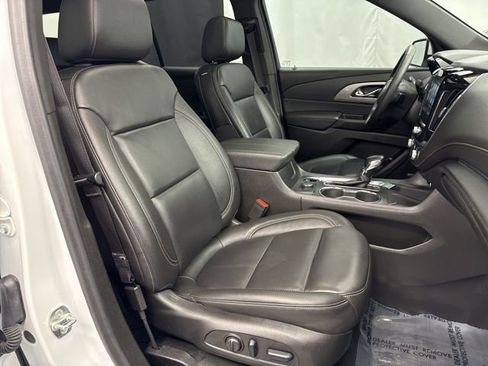 Used 2023 Chevrolet Traverse LT w/ LT Premium Package AWD/4WD image 30