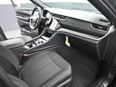 New 2026 Jeep Grand Cherokee Laredo X AWD/4WD image 17