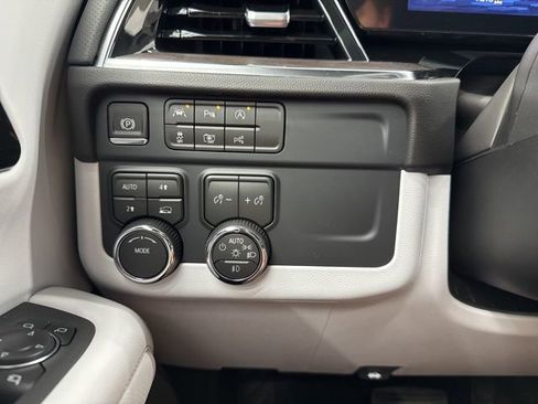New 2026 Chevrolet Suburban Premier AWD/4WD image 24