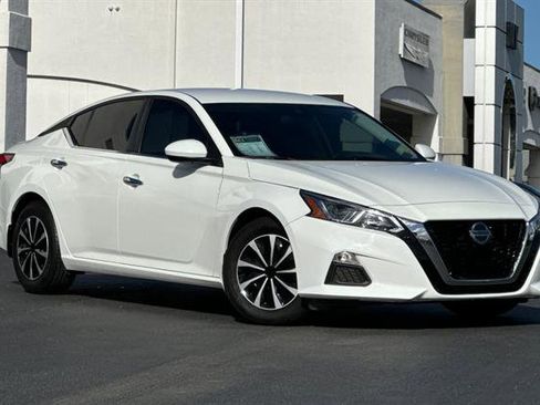 Used 2021 Nissan Altima 2.5 S image 2