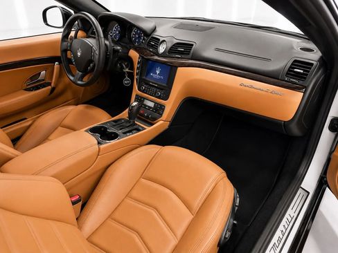 Used 2016 Maserati GranTurismo Sport RWD image 13