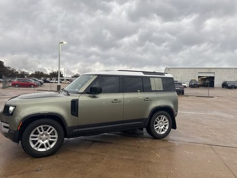 Used 2023 Land Rover Defender 110 S image 5