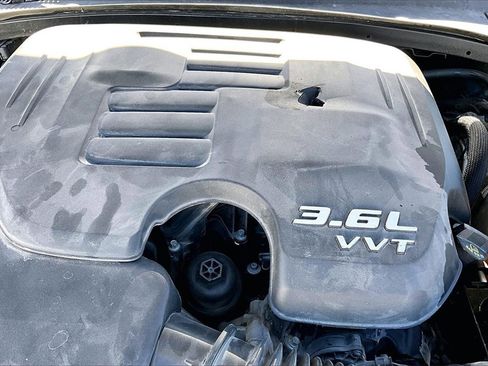 Used 2019 Chrysler 300 S image 35