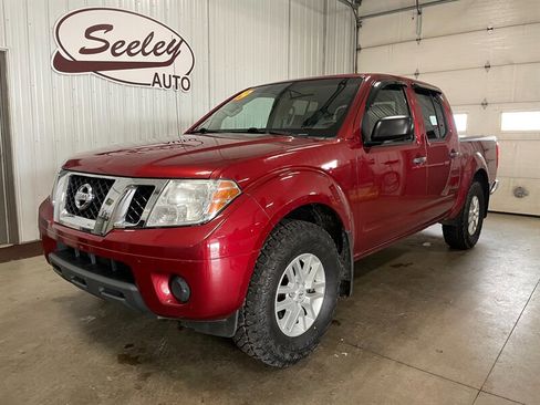 Used 2019 Nissan Frontier SV image 2