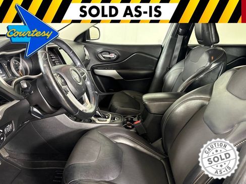 Used 2018 Jeep Cherokee Latitude Plus FWD image 21
