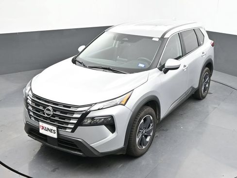 Used 2025 Nissan Rogue SV FWD image 30