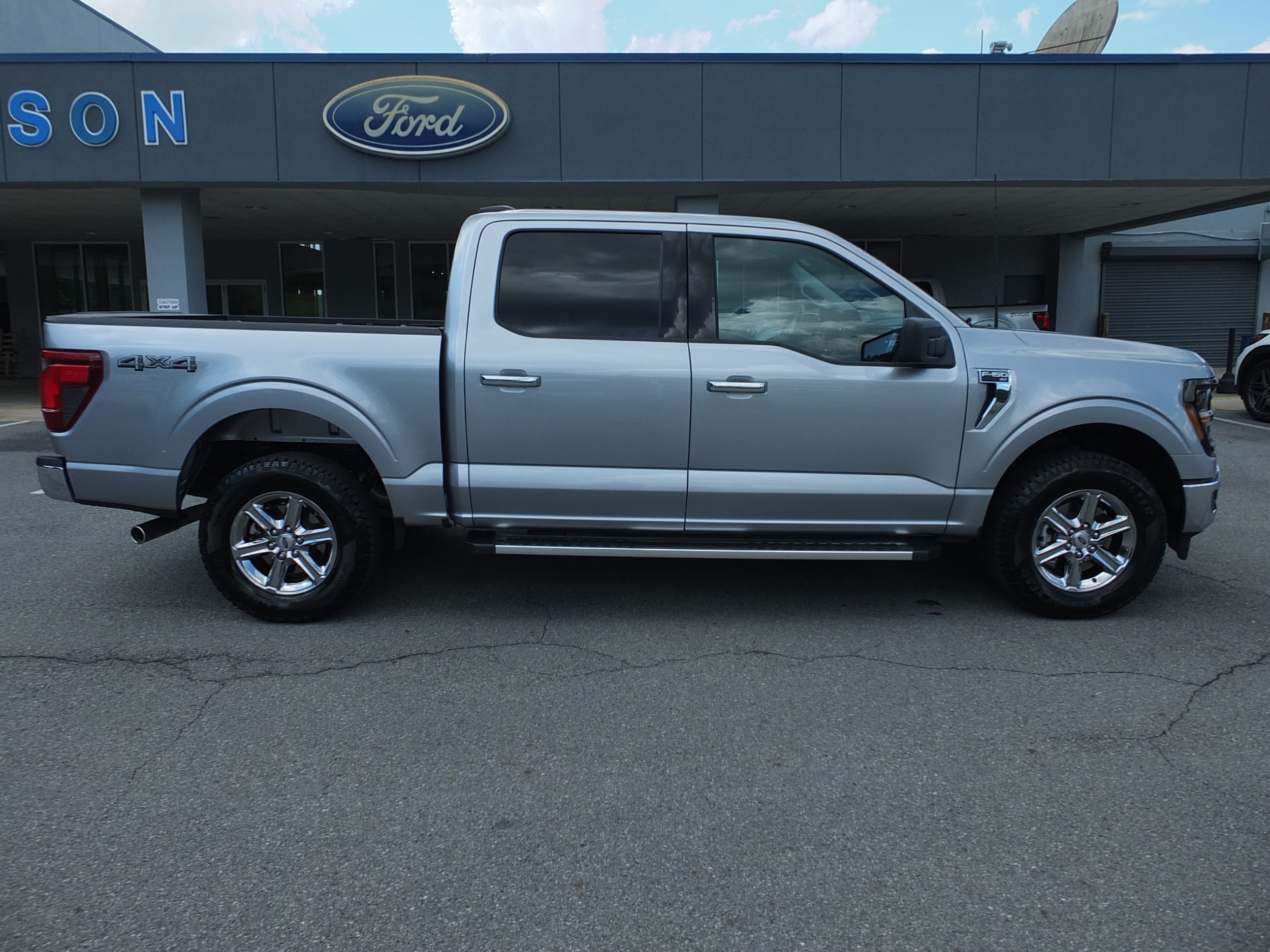 Used 2025 Ford F150 XLT w/ Equipment Group 301A Standard AWD/4WD image 2