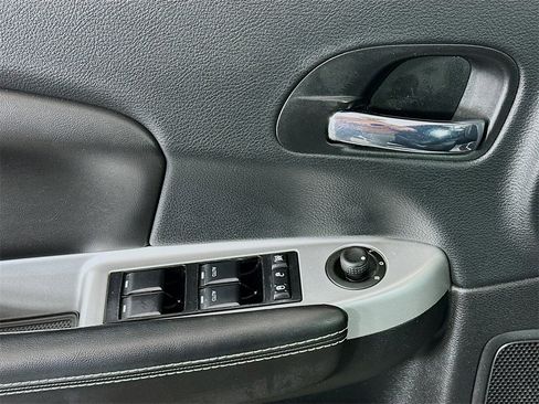 Used 2013 Chrysler 200 Limited image 16