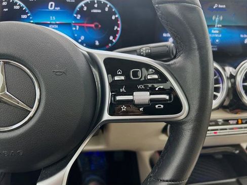 Used 2023 Mercedes-Benz GLB 250 image 12