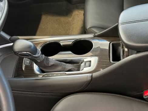 Used 2024 Chevrolet Malibu LT image 41