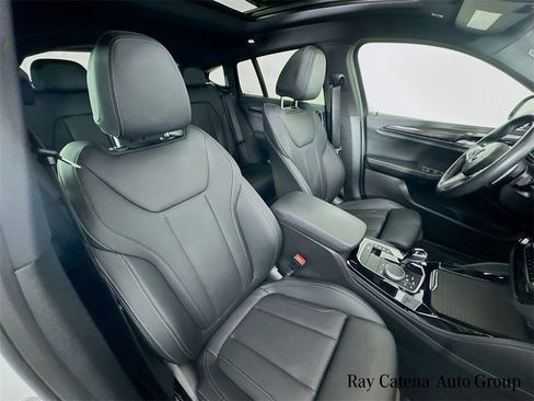 Used 2024 BMW X4 M40i w/ Premium Package image 30