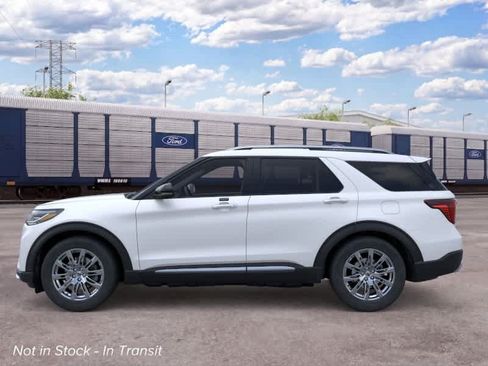 New 2026 Ford Explorer Platinum RWD image 3