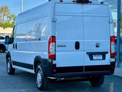 Used 2025 RAM ProMaster 2500 w/ Convenience Group FWD image 31