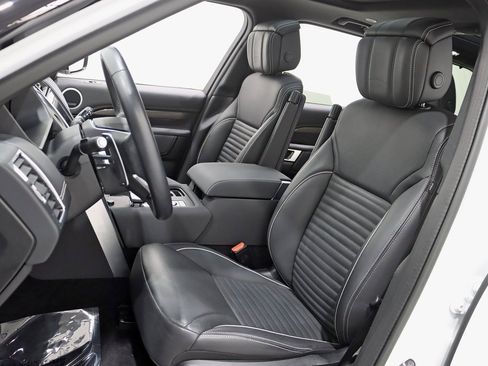 Used 2023 Land Rover Discovery Metropolitan Edition image 30