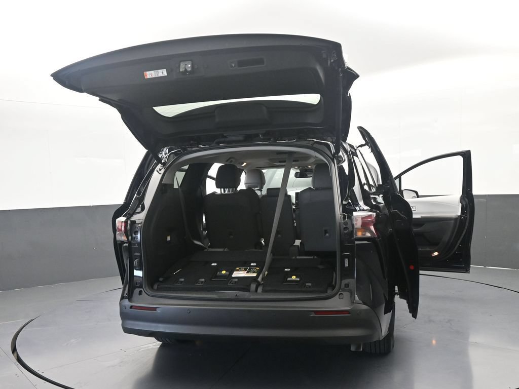 Used 2025 Toyota Sienna XLE w/ XLE Plus Package FWD image 78