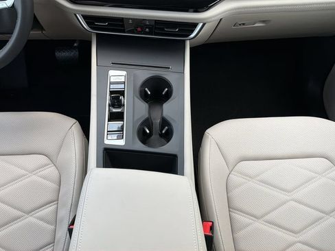 New 2026 Volkswagen Atlas SE FWD image 17