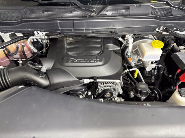 Used 2024 RAM 3500 Tradesman w/ Chrome Appearance Group AWD/4WD image 9