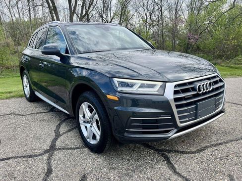 Used 2018 Audi Q5 2.0T Premium Plus w/ Premium Plus Package AWD/4WD image 3