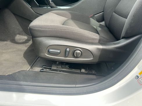 Used 2024 Chevrolet Malibu LT image 23