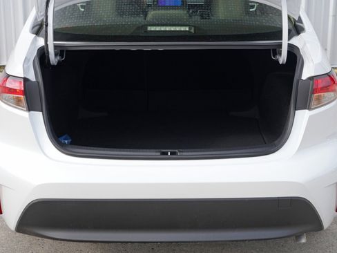 Used 2025 Toyota Corolla LE image 9