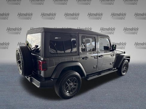 Used 2025 Jeep Wrangler Sport S image 9
