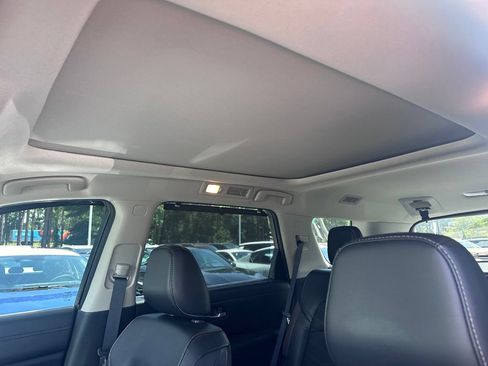 Used 2023 Nissan Pathfinder Platinum AWD/4WD image 19