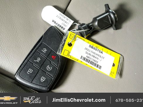 Certified 2022 Chevrolet Suburban Z71 w/ Off-Road Capability Package AWD/4WD image 39