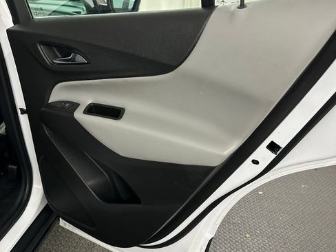 Used 2019 Chevrolet Equinox LS AWD/4WD image 26