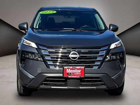 Used 2025 Nissan Rogue SV AWD/4WD image 2