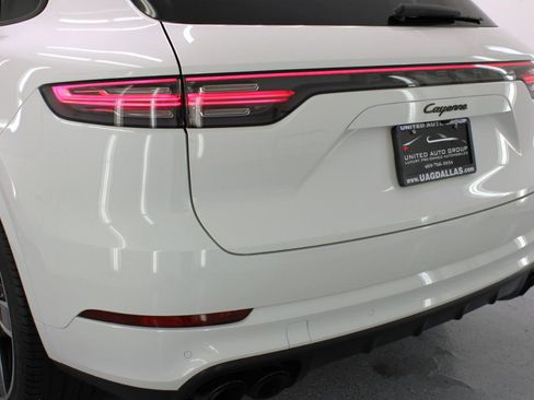 Used 2021 Porsche Cayenne image 24